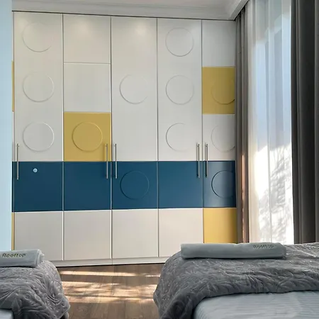 Rooftop Light 公寓