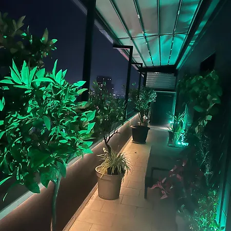 아파트 Rooftop Light