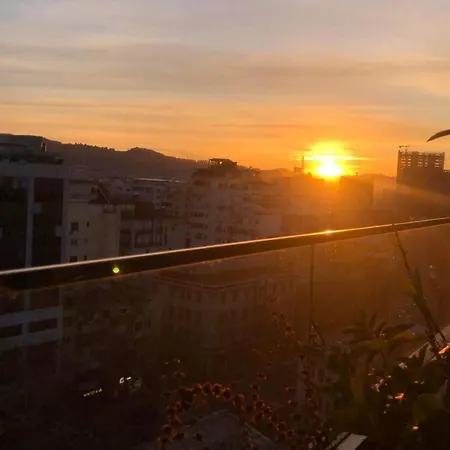 Rooftop Light 티라나